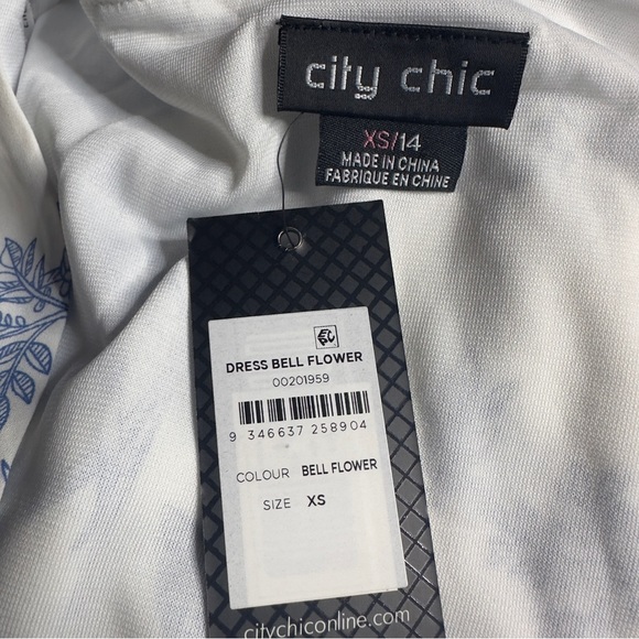 City Chic Bell Flower Dress Size 14 - Picture 3 of 5